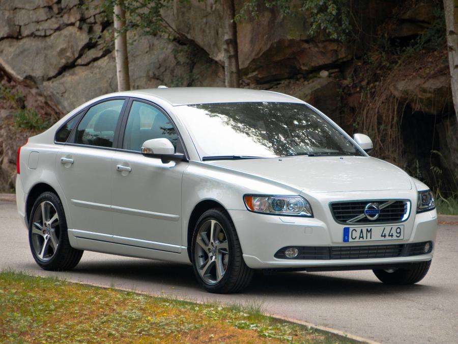  Volvo S40 Classic 2011 года  (фото 5 из 13)